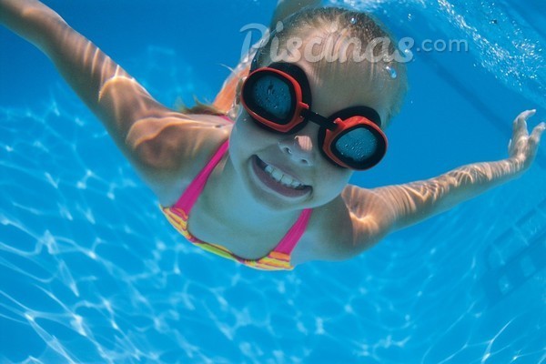 Qual o efeito do cloro na piscina?