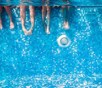 Sim, é possível: 7 dicas para economizar água na piscina