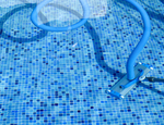 Decantador: entenda sua função no tratamento da piscina