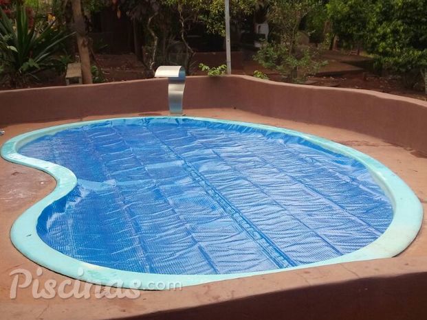 Capa térmica para piscinas aquecidas